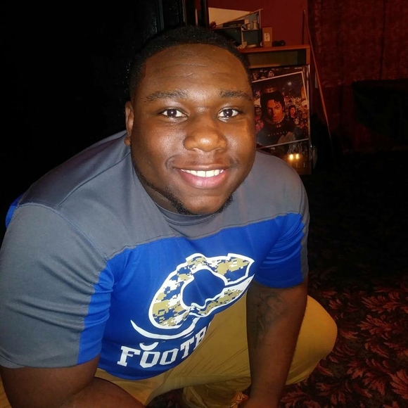 Meet your Posher, Derrick - Picture 1 of 1